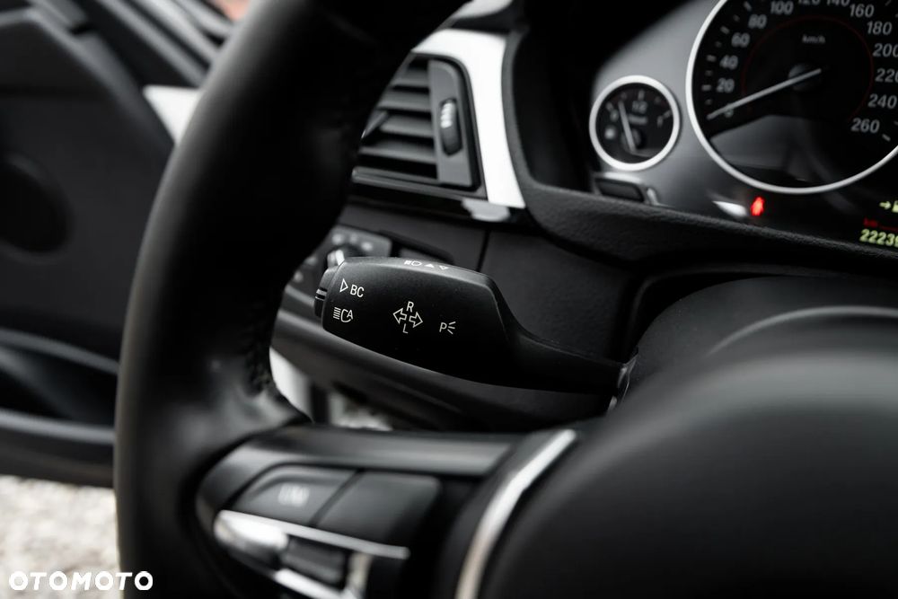 BMW Seria 3 320d Sport-Aut Blue Performance - 32