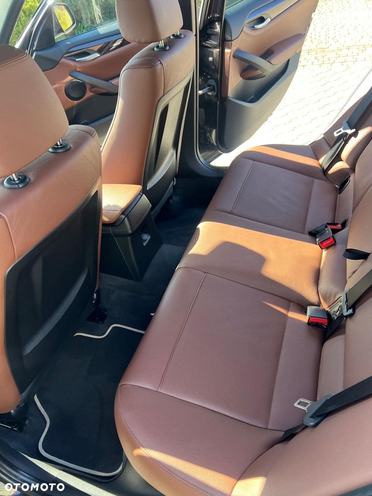 BMW X1 sDrive18d - 14