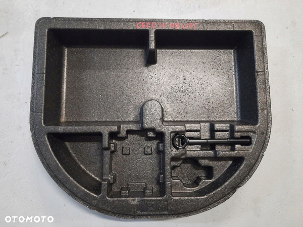 STYROPIAN WKŁAD KOŁA KIA CEED III LIFT KOMBI