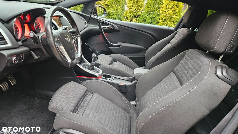 Opel Astra IV GTC 1.6 T SIDI Sport S&S - 17