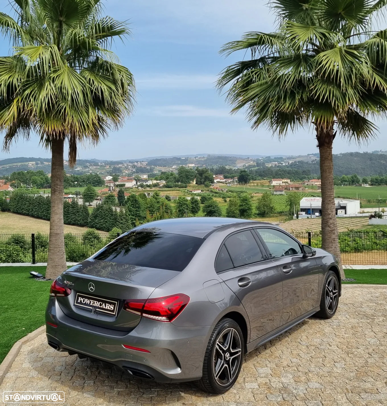 Mercedes-Benz A 250 Limousine e AMG Line - 12