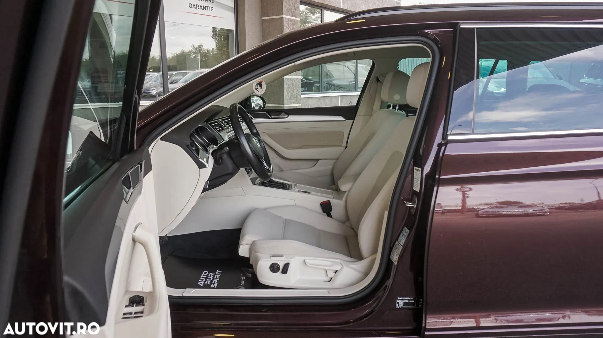 Volkswagen Passat Variant 2.0 TDI DSG Comfortline - 23
