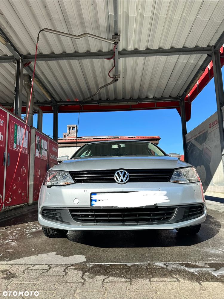 Volkswagen Jetta 1.6 TDI Comfortline - 4