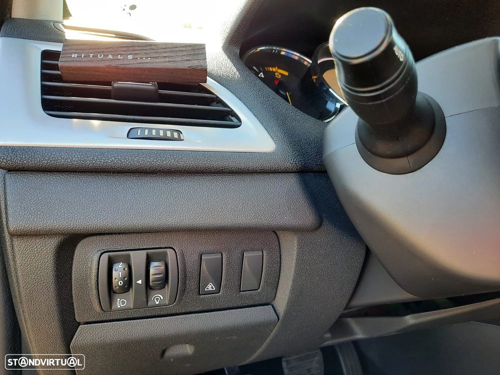 Renault Mégane Sport Tourer 1.5 dCi Dynamique - 8