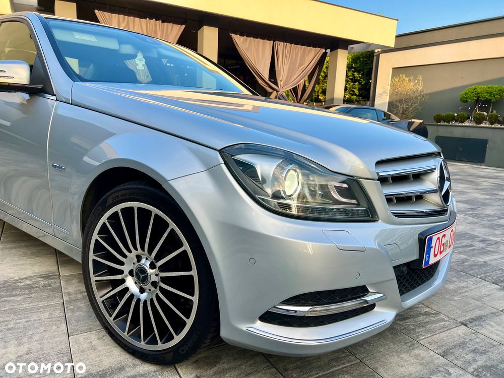 Mercedes-Benz Klasa C 220 CDI BlueEff 4-Matic Avantgarde - 5