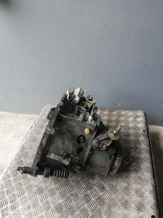 Caixa de velocidades Peugeot 206 1.6Hdi ref: 20dm73 - 2