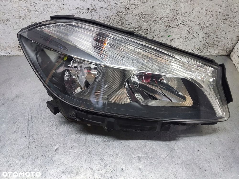 MERCEDES A KLASA W176 LAMPA PRAWA PRZEDNIA H7 UK - 2
