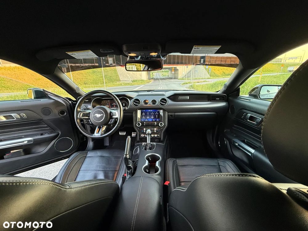 Ford Mustang - 22