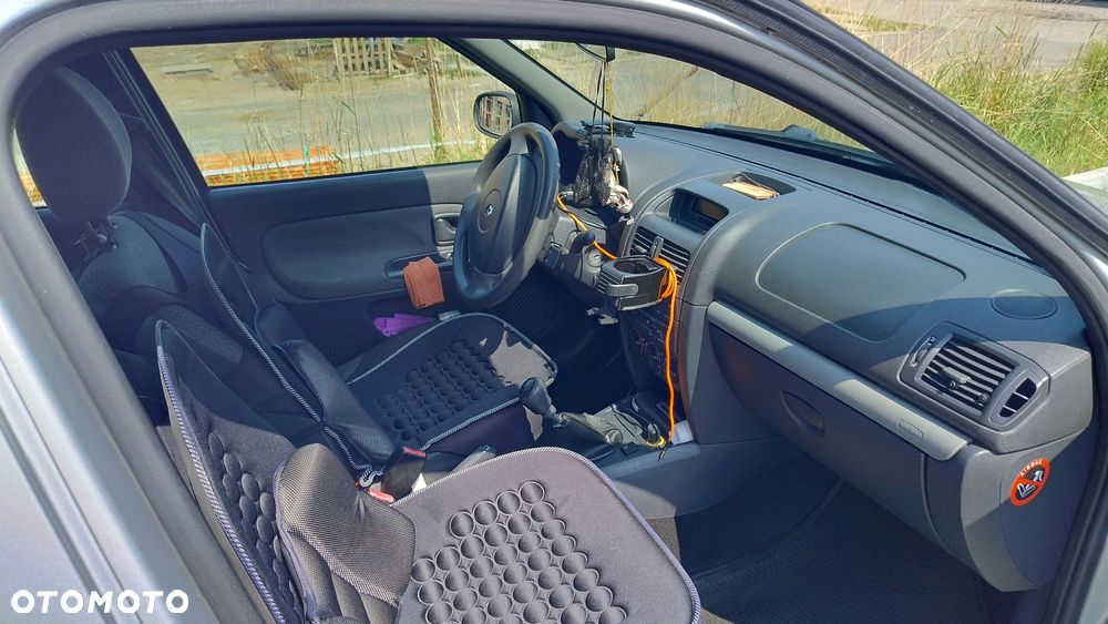 Renault Clio - 9