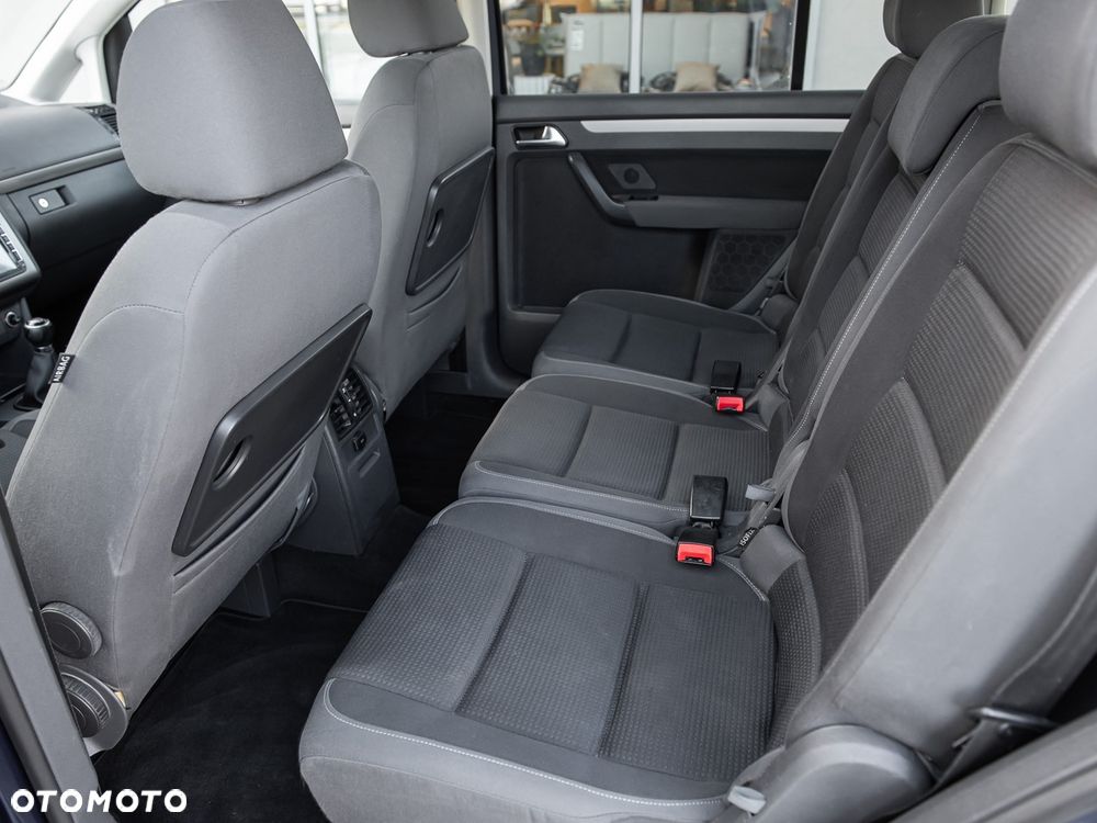 Volkswagen Touran - 23