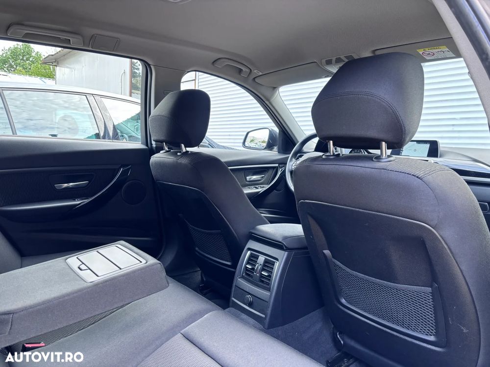 BMW Seria 3 320i xDrive Aut. Advantage - 29
