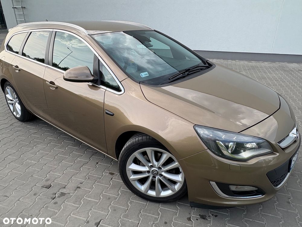 Opel Astra 1.6 T Cosmo - 4