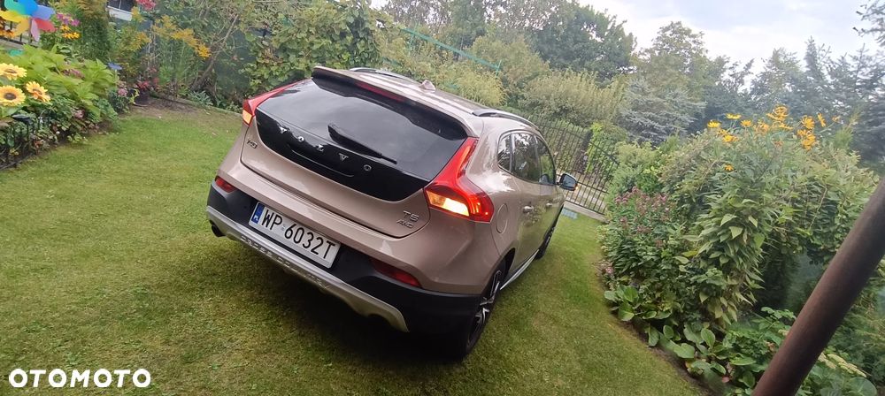 Volvo V40 Cross Country T5 Summum - 33