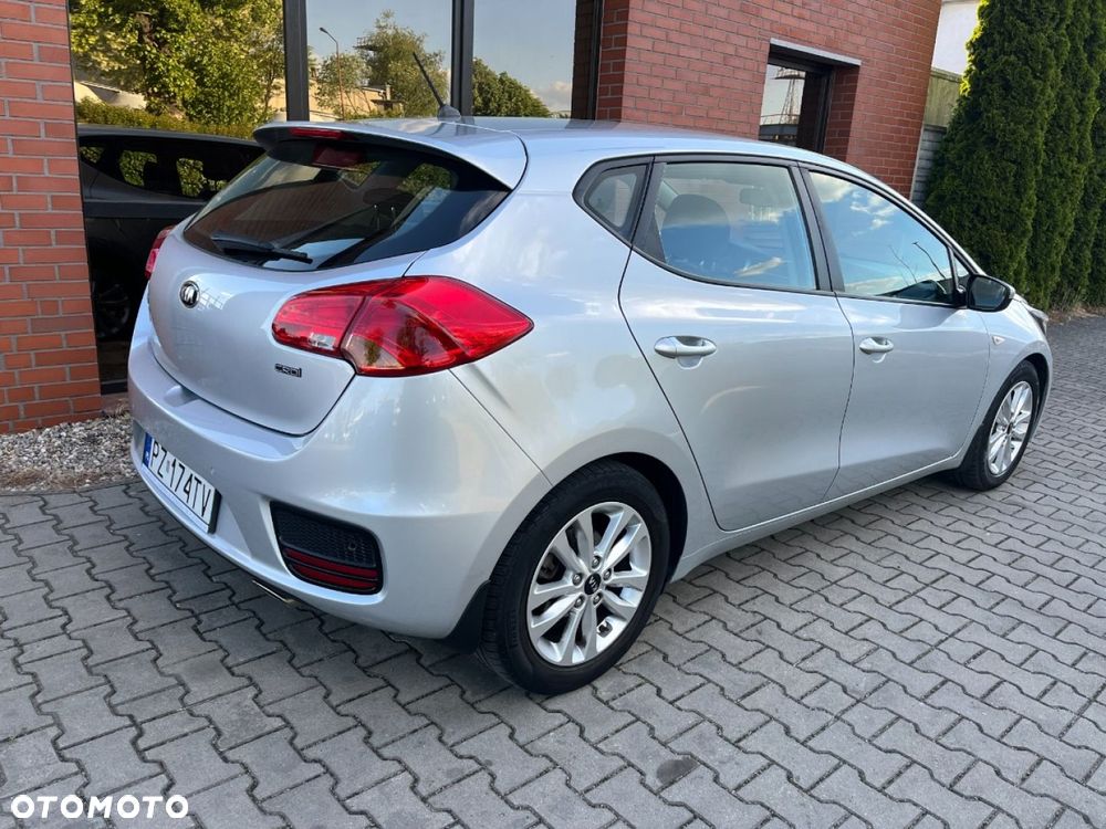 Kia Ceed Cee'd 1.4 CRDi M - 4