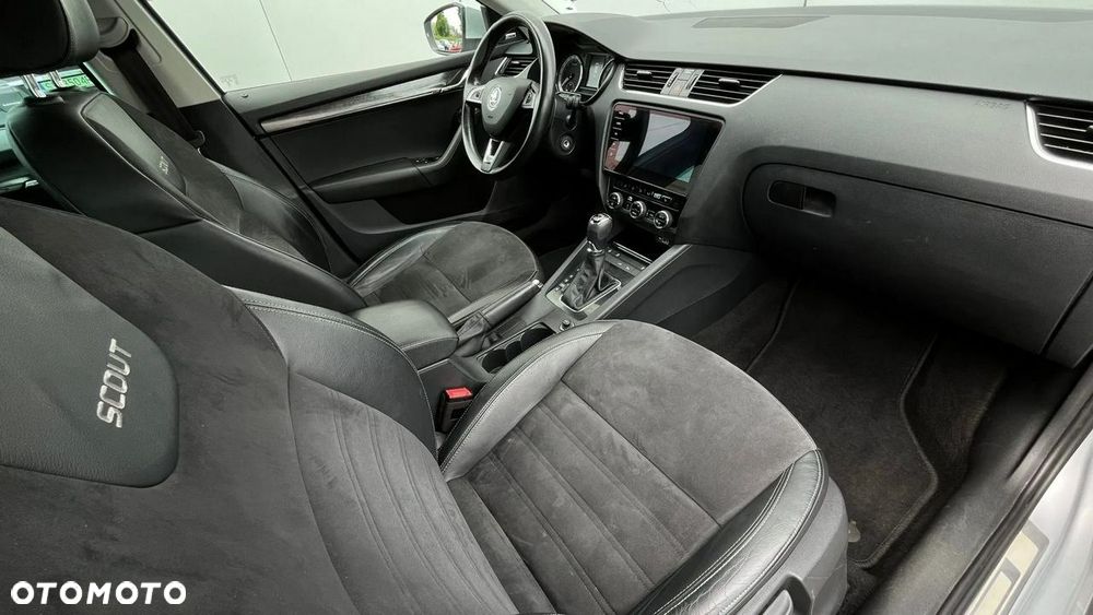 Skoda Octavia Scout 2.0 TDI 4x4 DSG - 18