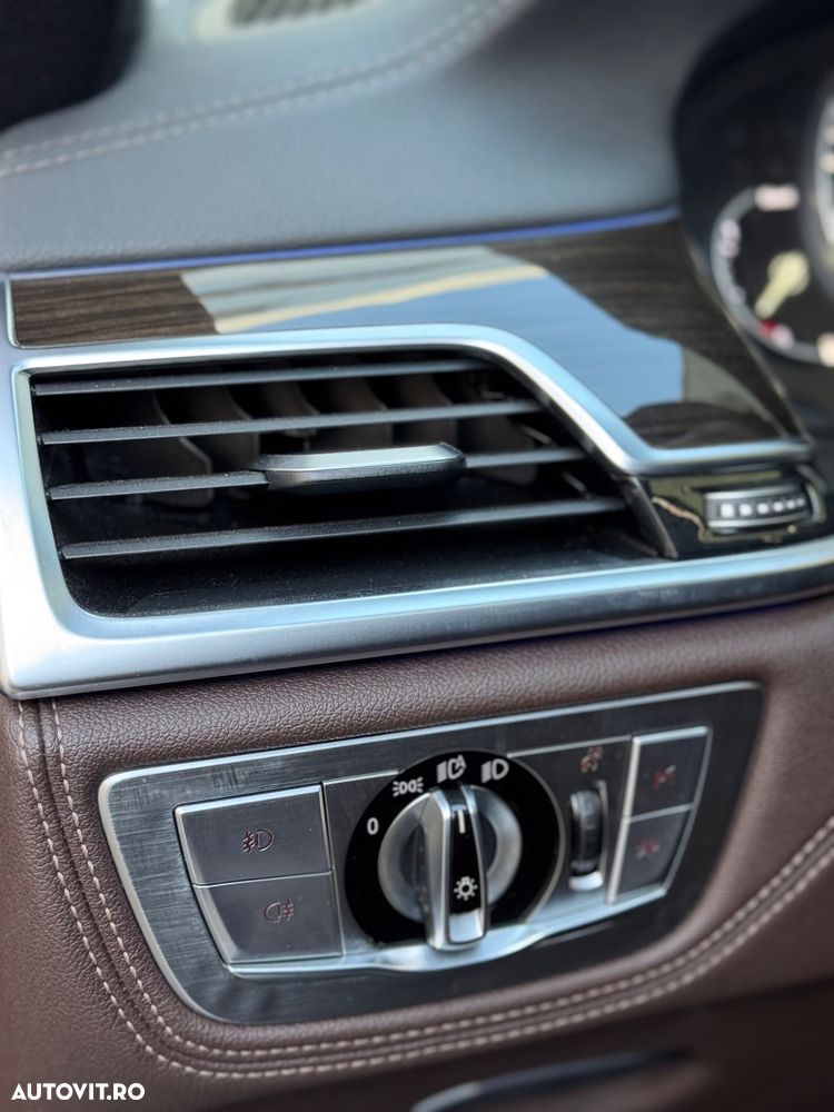 BMW Seria 7 740d xDrive - 30