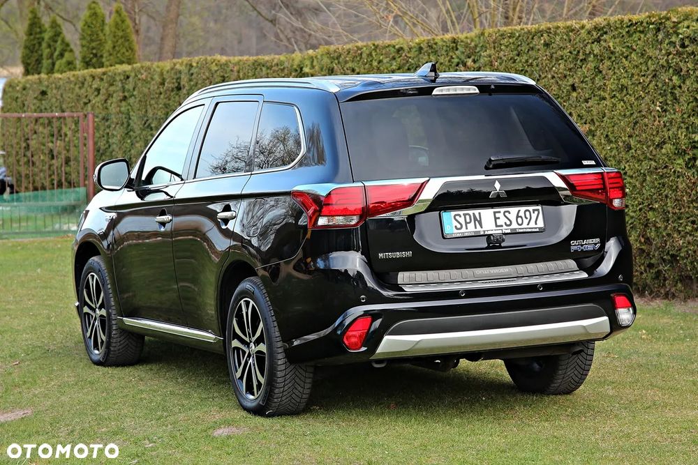 Mitsubishi Outlander - 4