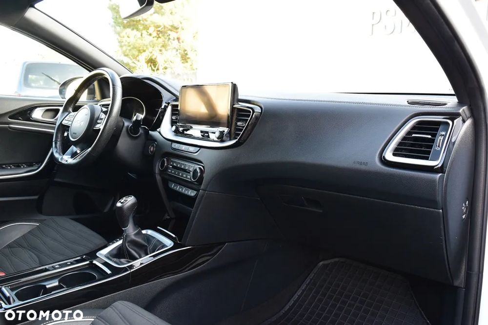 Kia ProCeed 1.5 T-GDI GT Line - 26