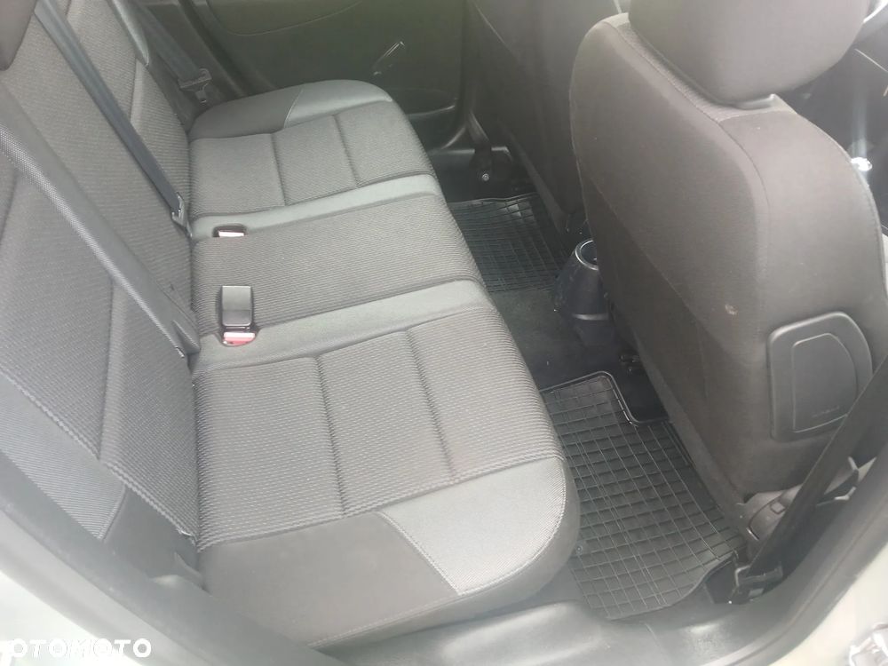 Peugeot 207 1.4 16V Presence - 21