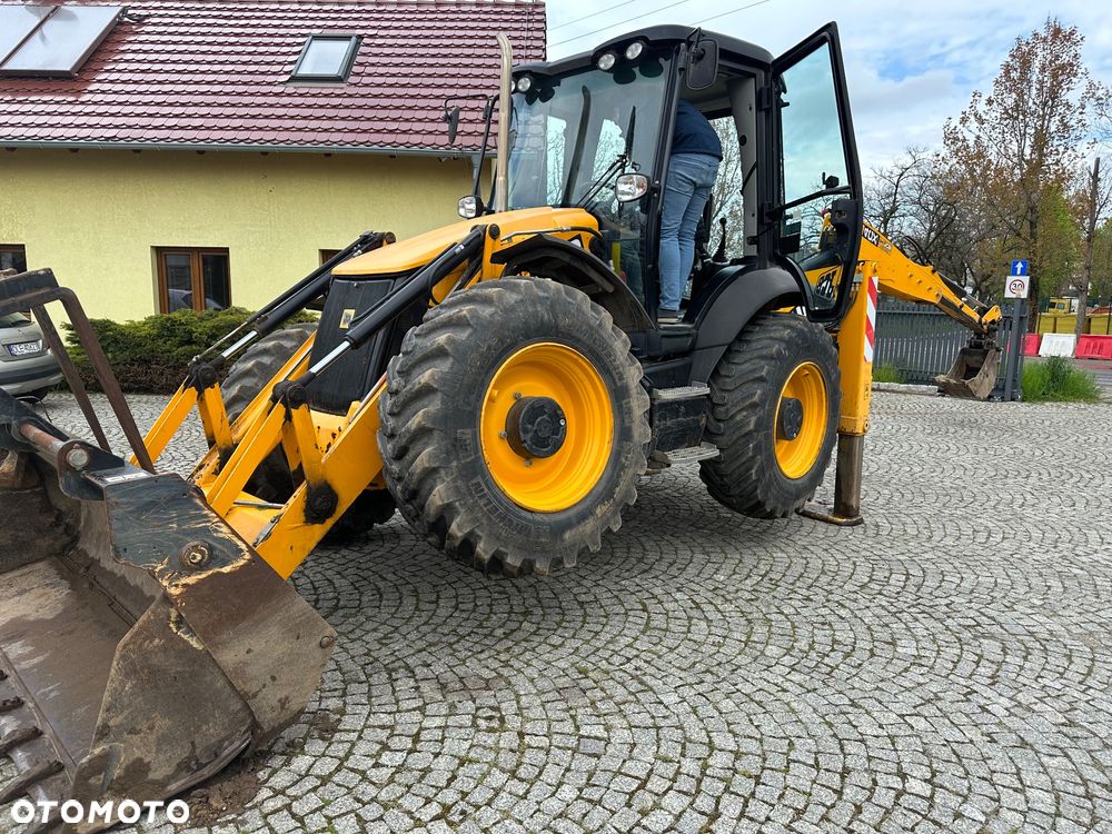 JCB 4CX - 11