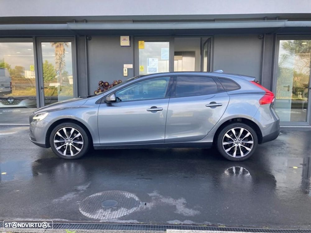 Volvo V40 T2 Momentum - 5