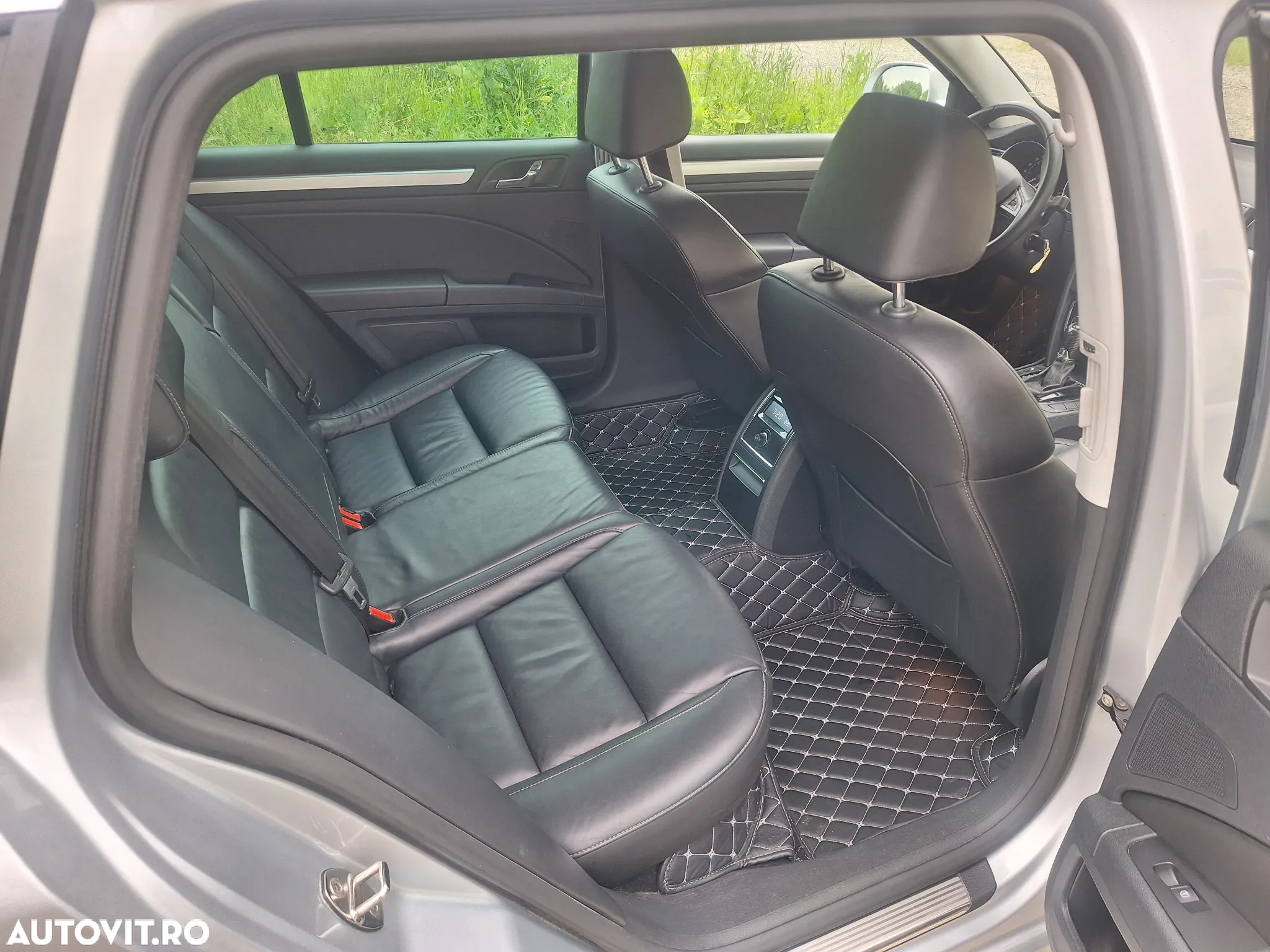 Skoda Superb 2.0 TDI DSG Ambition - 10