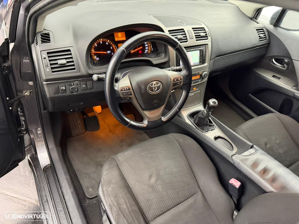 Toyota Avensis SW 2.0 D-4D - 6