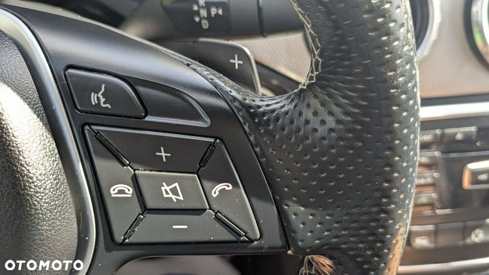 Mercedes-Benz GLA - 23