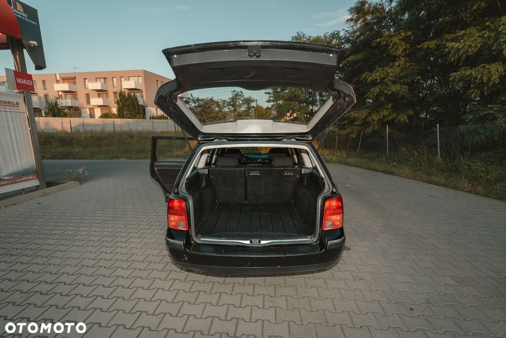 Volkswagen Passat - 8