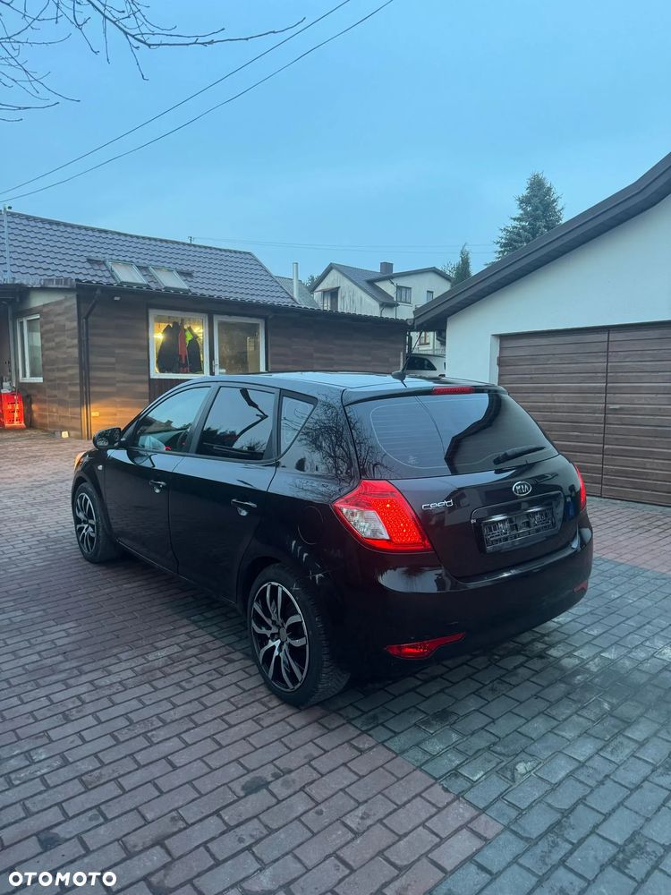 Kia Ceed - 7