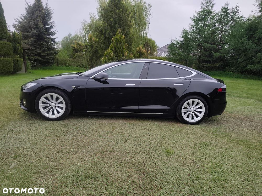 Tesla Model S - 8
