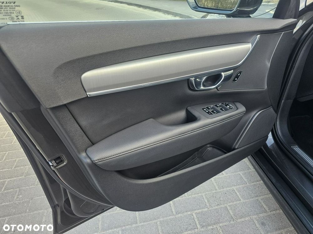 Volvo V90 D4 Momentum Pro - 26