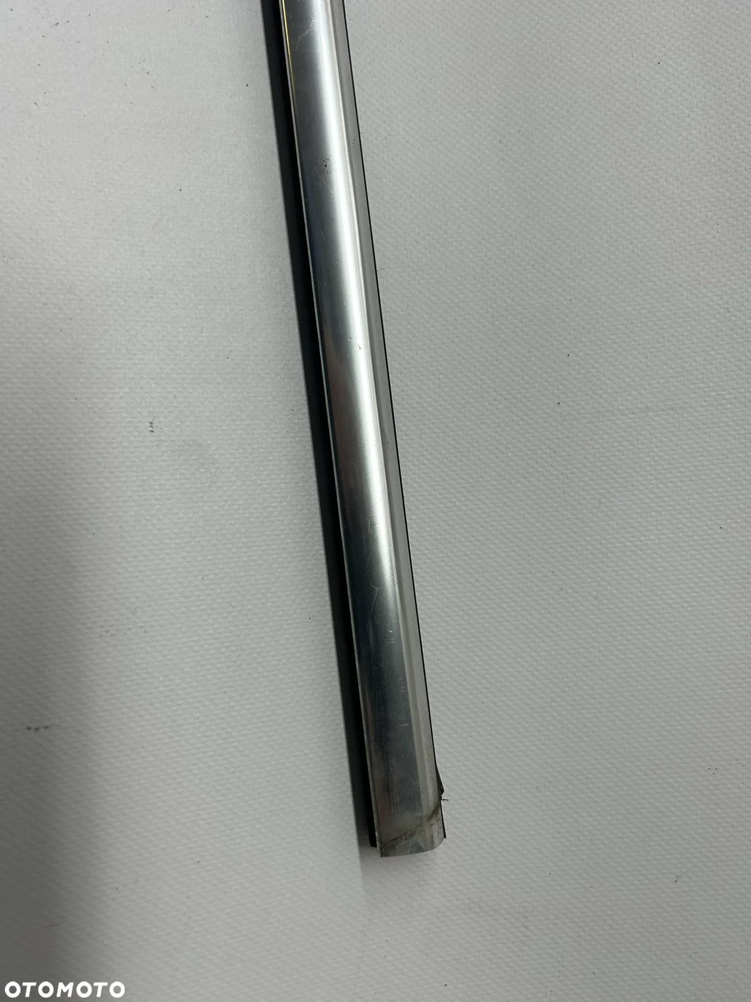 Saab 95 NG 2010-2012 listwa ozdobna chrom drzwi prawe przednie 12776420 zgarniajaca - 4