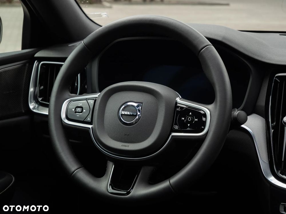 Volvo S60 B5 B AWD R-Design - 19