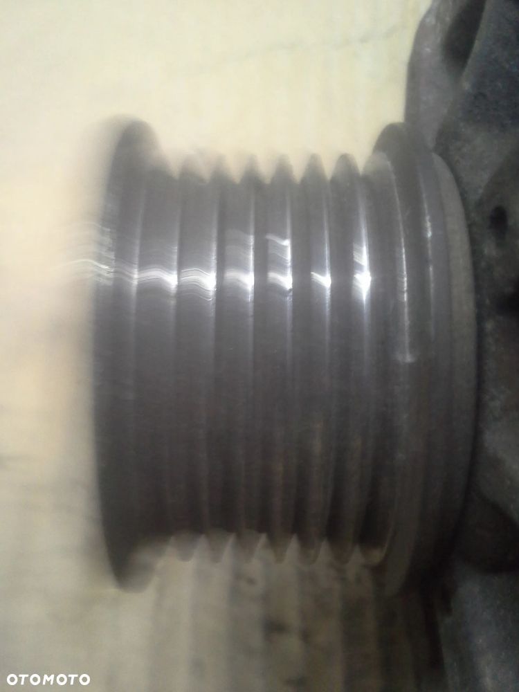 Alternator Renault Scenic 1.9 DCi 8200290215 Valeo - 3