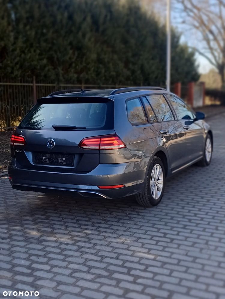 Volkswagen Golf - 8