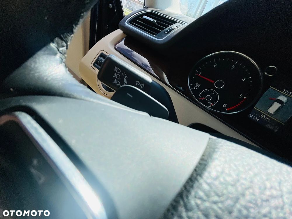 Volkswagen Passat 2.0 TDI DPF DSG Highline - 27