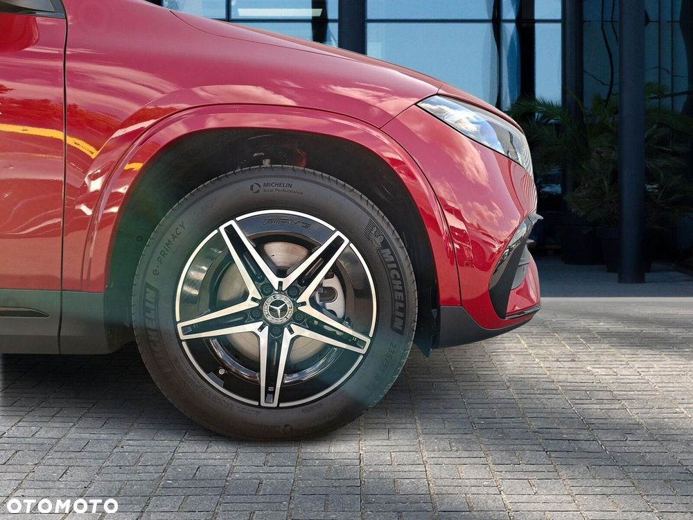 Mercedes-Benz EQA - 10
