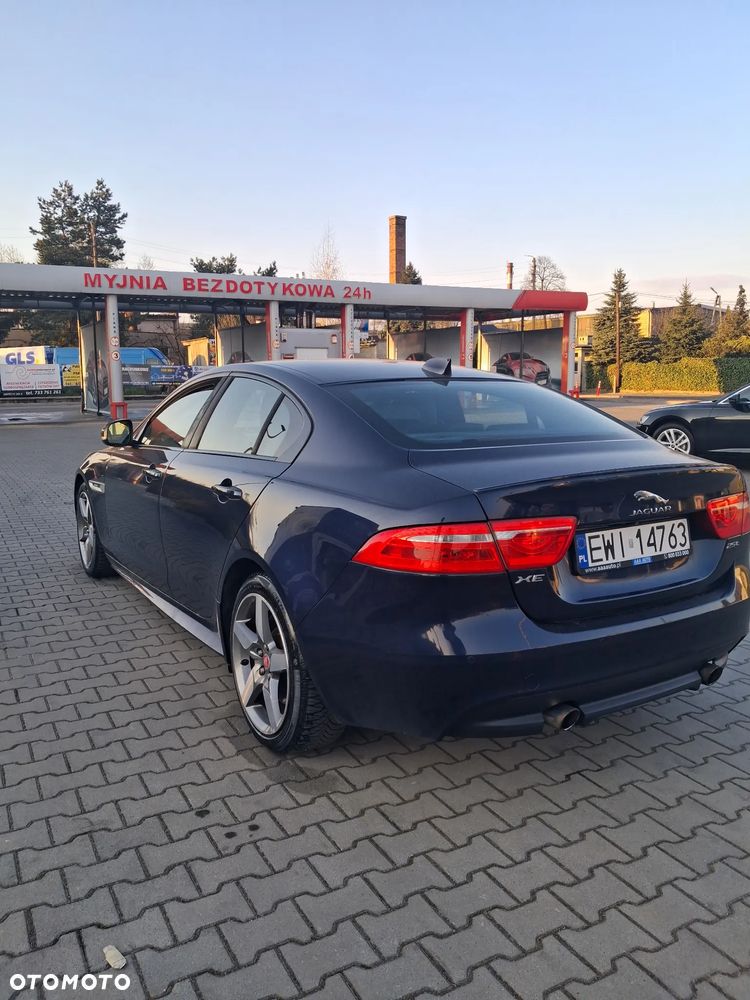 Jaguar XE 2.0 T R-Sport - 5