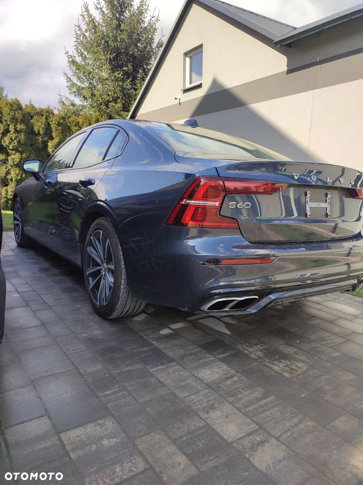 Volvo S60 B5 B AWD Plus Dark - 21