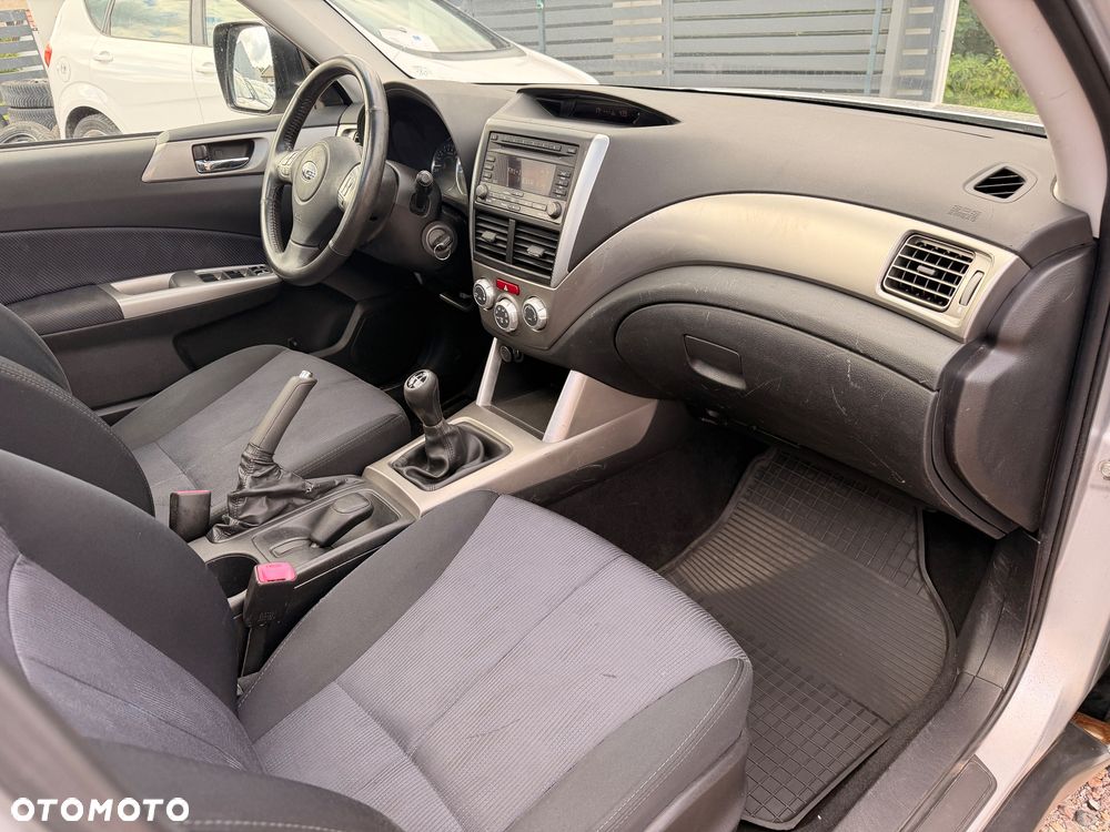 Subaru Forester 2.0 XA TRE - 31