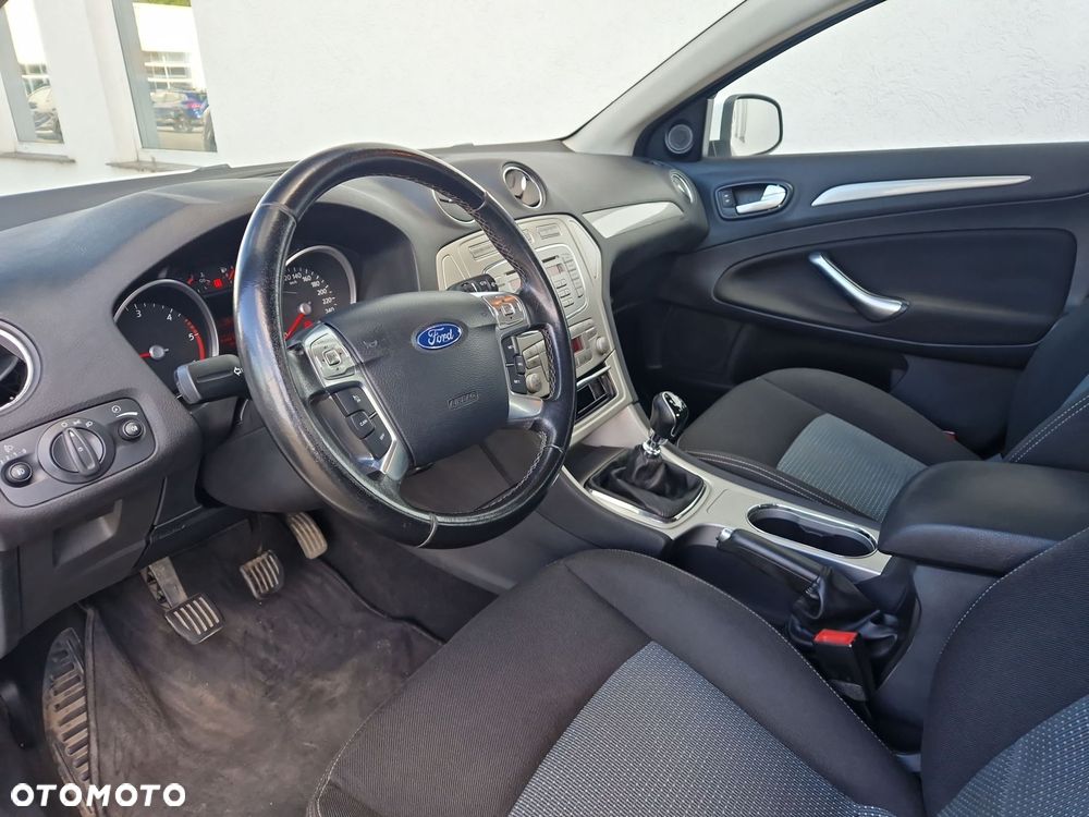 Ford Mondeo 1.8 TDCi Ambiente - 9