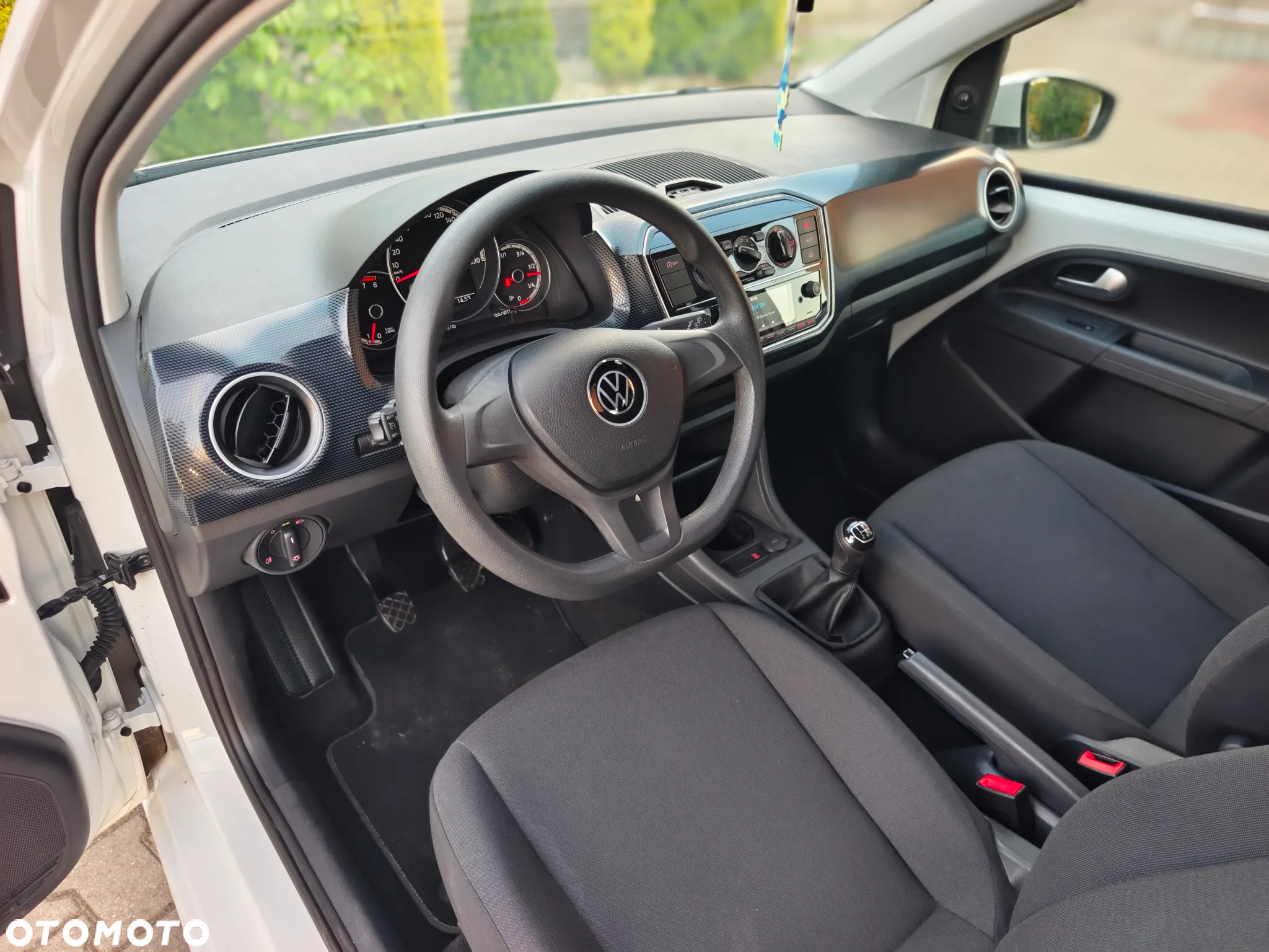 Volkswagen up! 1.0 White Style - 5