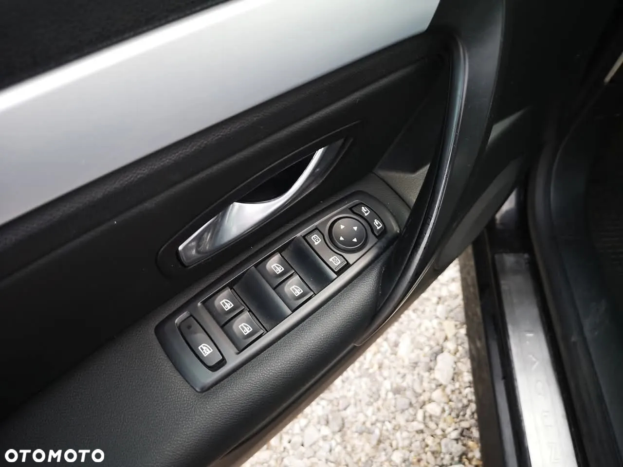 Renault Laguna 2.0 dCi FAP GT - 12