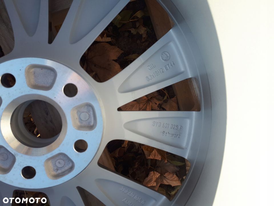 ORYG. SKODA SUPERB 3V0 18 NOWA 8J - 2