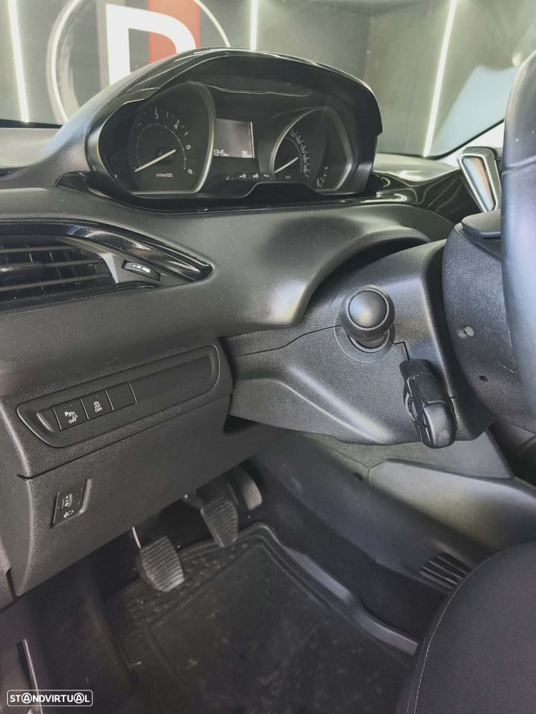 Peugeot 208 1.6 BlueHDi Style - 22
