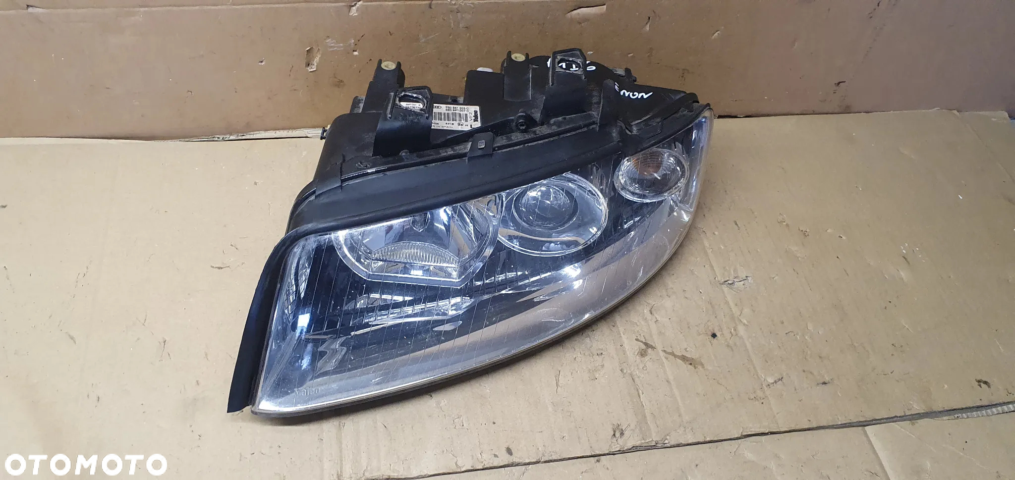 Lampa lewy przód przednia lewa XENON Audi A4 B6 8E0941003C 8E0990007C - 2