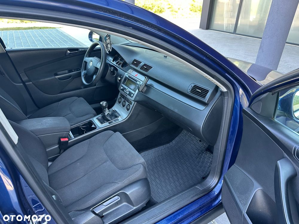 Volkswagen Passat 2.0 TDI Highline - 15