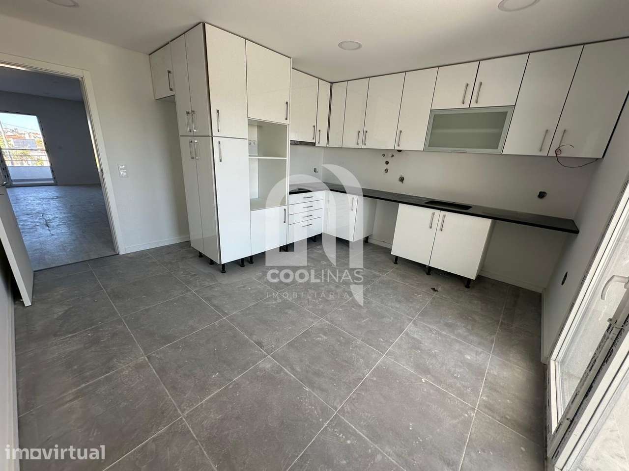 T2 Duplex mais espaço para escritório extra  condomínio Paio Pires - Grande imagem: 4/14