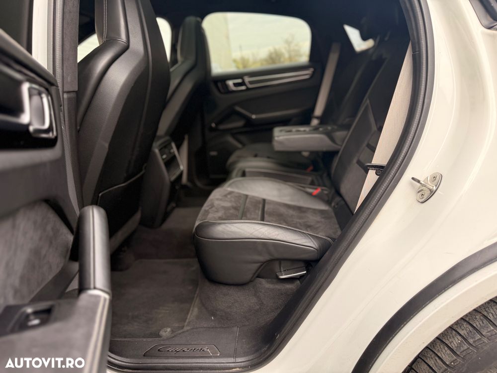 Porsche Cayenne - 10